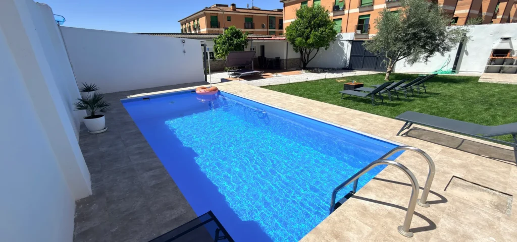 Revolution Slider 1 2560x1200 - Villa Lobito