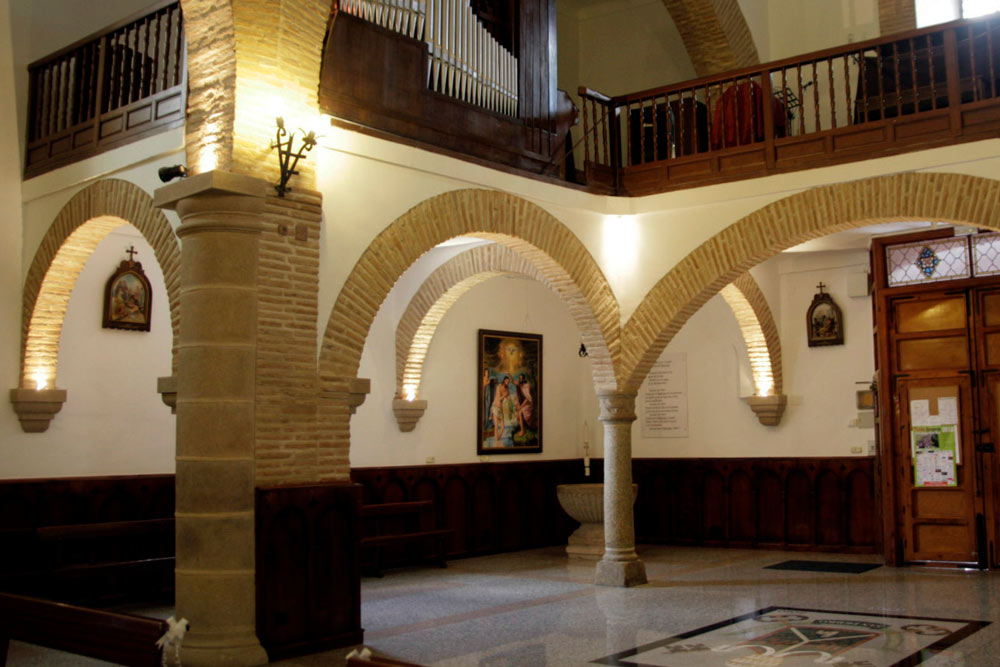 iglesia-parroquial-san-pedro-apostol-calera-5 - Villa Lobito